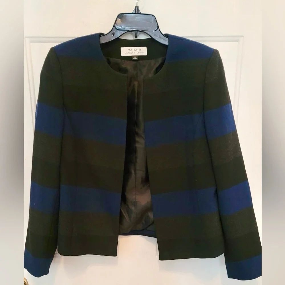 Tahari Blazer